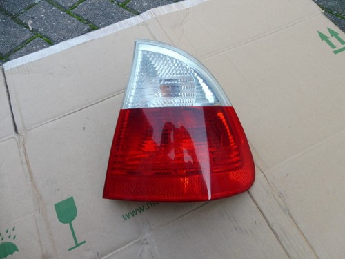BMW 3er E46 Touring Rücklicht links weiß/rot Heckleuchte 7165882  2005