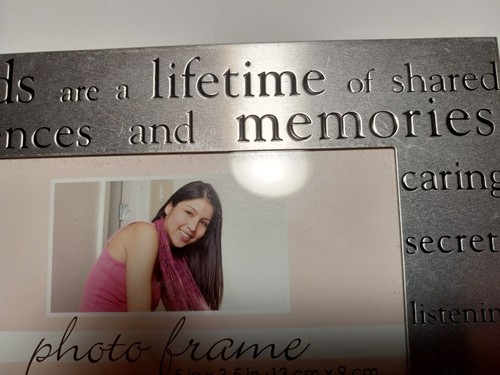 FRIENDS FOREVER Metal Pewter Silver Photo Picture Frame Embossed New Has Scratch - Picture 9 of 23