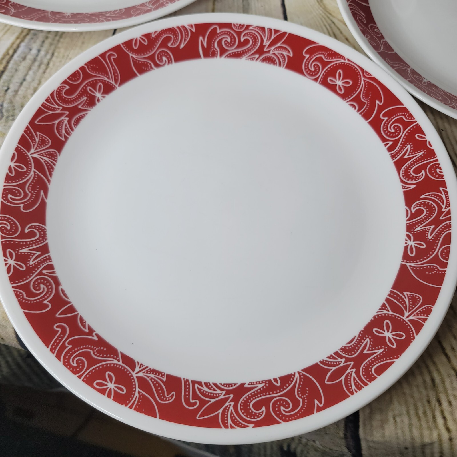 4 Corelle BANDHANI 10.25" Dinner Plates Red and White eBay