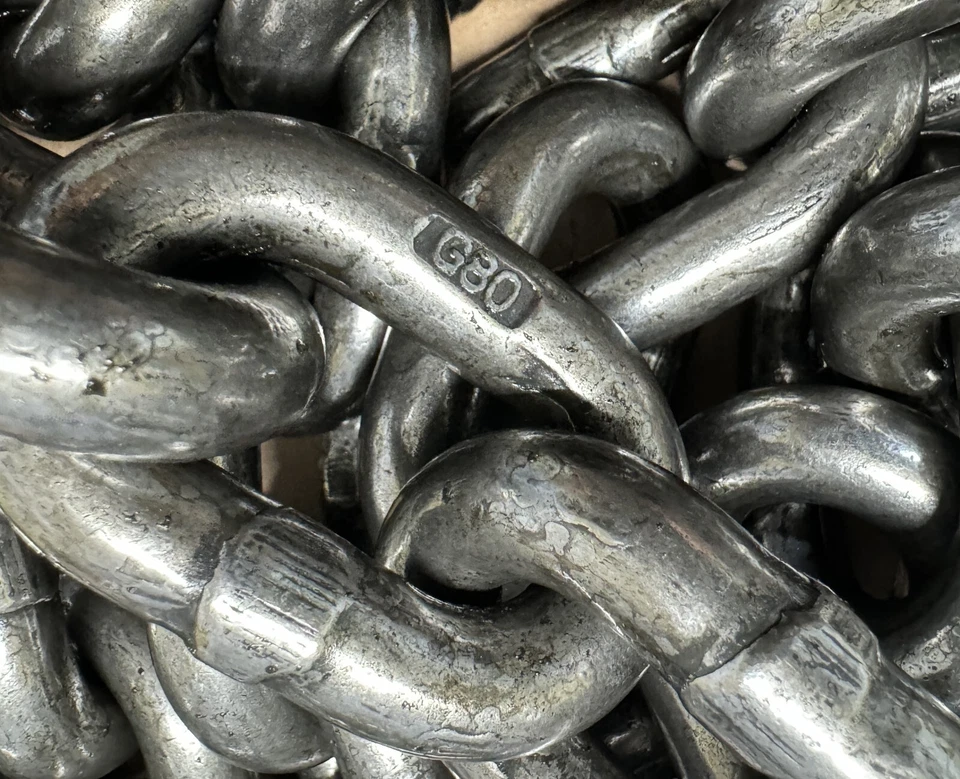 Gancho de fundição Clevis grau 100 1/2" 5,3 toneladas com corrente livre grau 80 acabamento oleado - Imagem 4 de 4