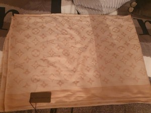 louis vuitton cream scarf