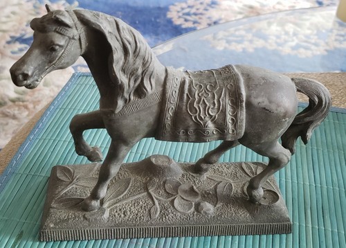 VINTAGE-ANTIQUE VERY DETAILED METAL HORSE SCULPTURE - Picture 2 of 11