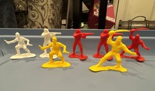Vintage Pirates Soldiers Plastic Red, Yellow, White Figures Lot Of 7