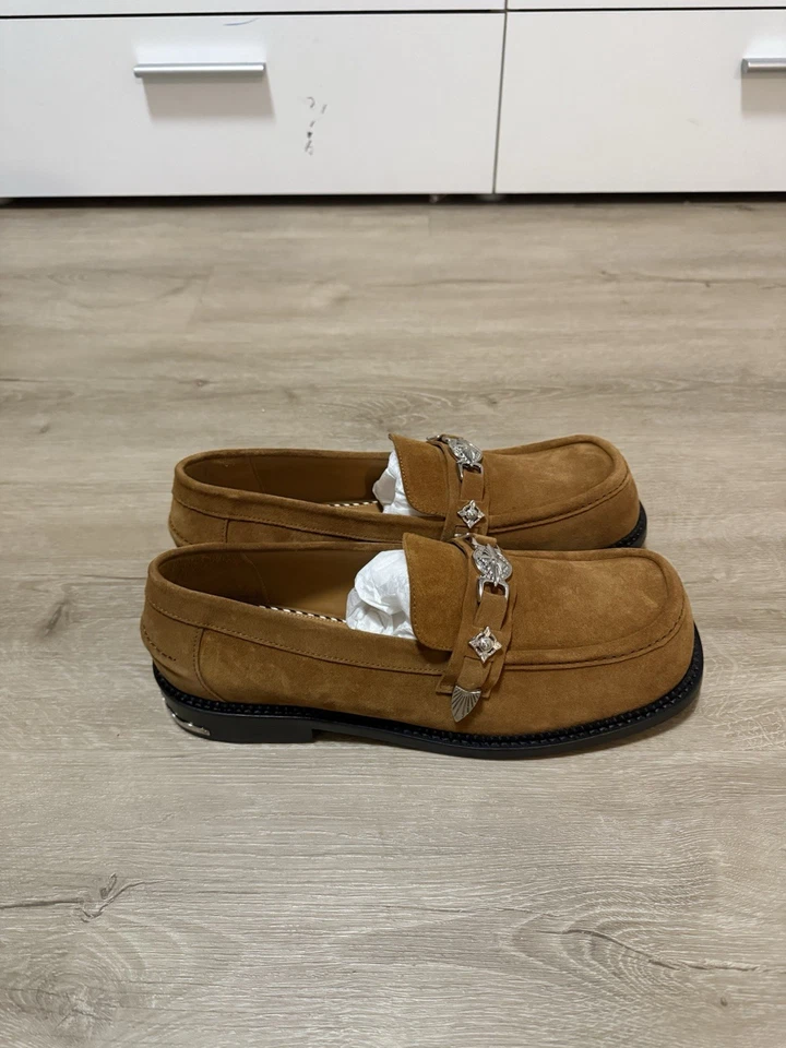 TOGA VIRILIS X SSENSE Exclusive Tan Suede Loafers Size: 46 SKU: 242688M23102007 - Image 2 of 4