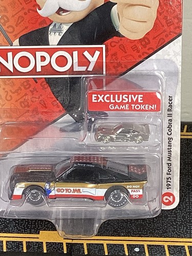 NEU! JOHNNY LIGHTNING 1:64 MONOPOLY 1975 FORD MUSTANG COBRA II RACER + GAME TOKEN