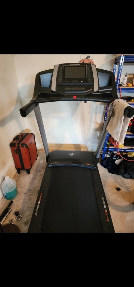 Cinta de correr NordicTrack T 6.5 SI 10 % inclinada para uso doméstico - negra Foto 3 de 4