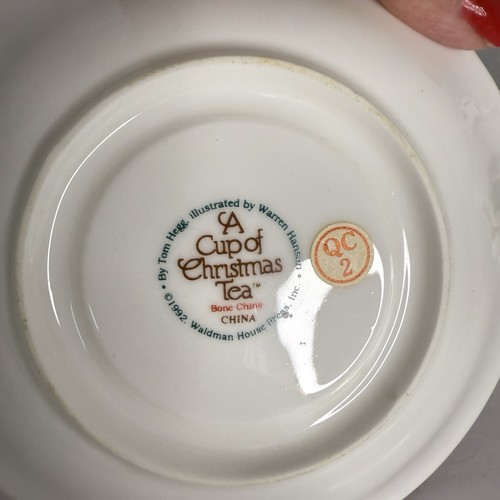 “A Cup of Christmas tea” Collector Teacup Fine China By Tom Hegg - Imagen 3 de 5