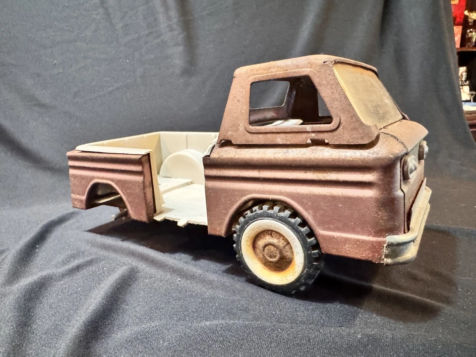 VINTAGE, STRUCTO 1960'S CHEVY CORVAIR RAMP SIDE TRUCK FOR PARTS REPURPOSE - Image 3 of 4