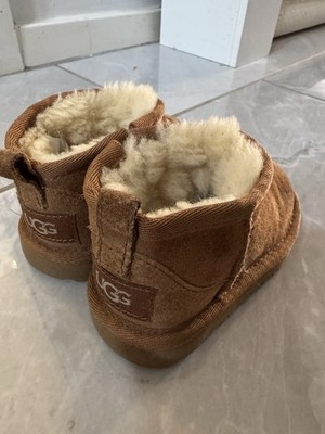 UGG Kinder Kleinkind Kastanie Reißverschluss Mini Lammfell Stiefel in Größe UK5