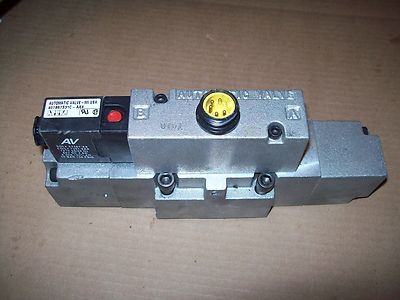 NEW AUTOMATIC VALVE 407B67S31C-A44 4 WAY 2 POST DIRECTIONAL VALVE 120VAC P1196A