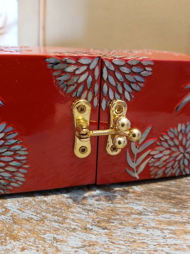 HANDMADE TWIN CUBE MINI JEWELLERY BOX WITH MOTHER OF PEARL SEA SHELL INLAY - Picture 11 of 12