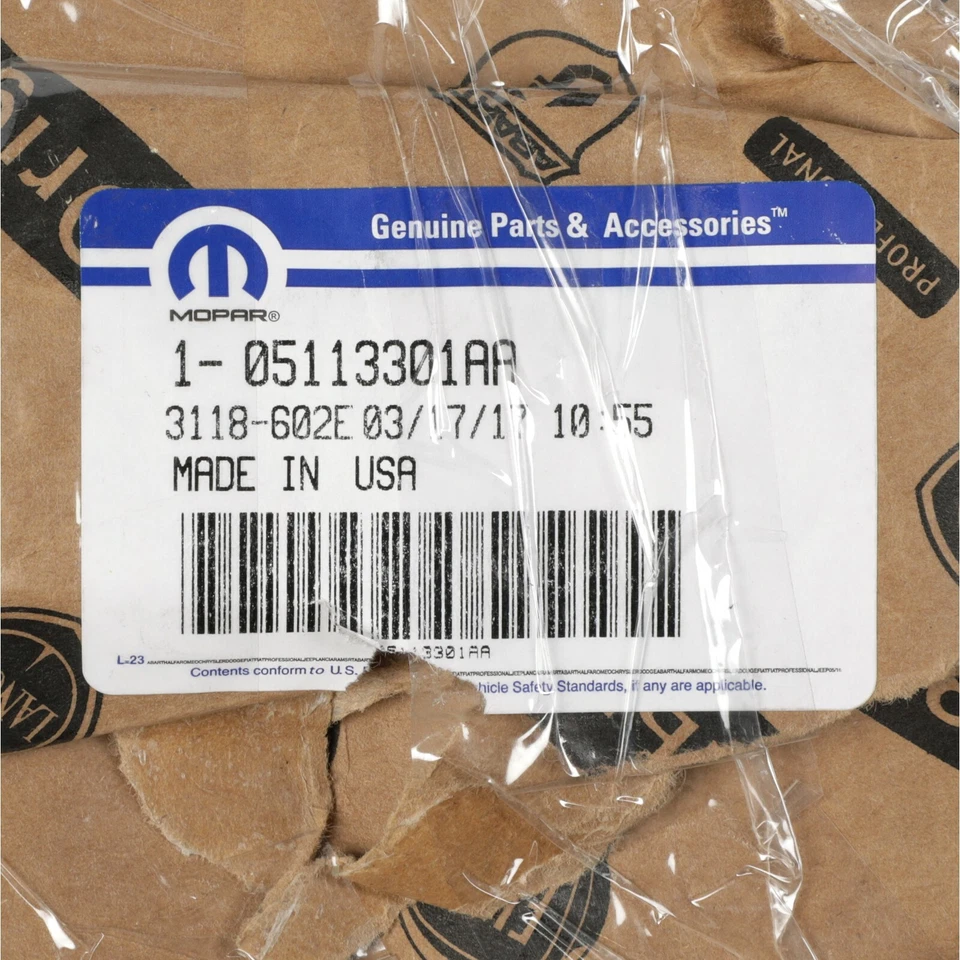 INSIGNIA EMBLEMA DURANGO NITRO GRAND CHEROKEE LIBERTY PUERTA LEVADIZA SXT MOPAR 5113301AA Foto 3 de 3