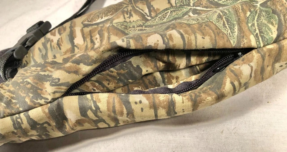 REALTREE CAMMO HUNTER'S WAIST BAND HAND WARMER / FANNY PACK - Image 3 of 3