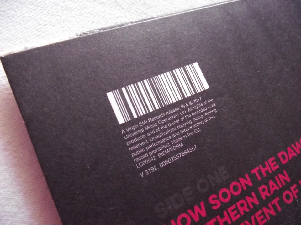 JAKE BUGG ~ HEARTS THAT STRAIN ** 2017 EU VIRGIN LP w/ INSERT. - Image 3 of 4