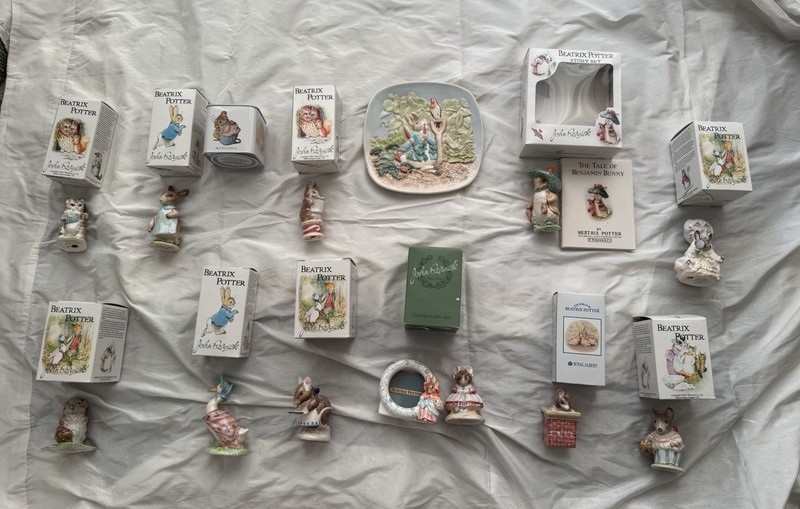 Large Beatrix Potter Beswick England Figurine Lot 11 Figures Plate Frame Book