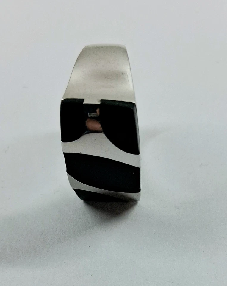 Anello in argento 925 rodiato lucido stilizzato con onice nera lucida misura 17 - Immagine 3 di 4