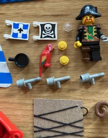 Lego Pirates: 6273 Rock Island Refuge- 100% Complete & Correct- Super Condition