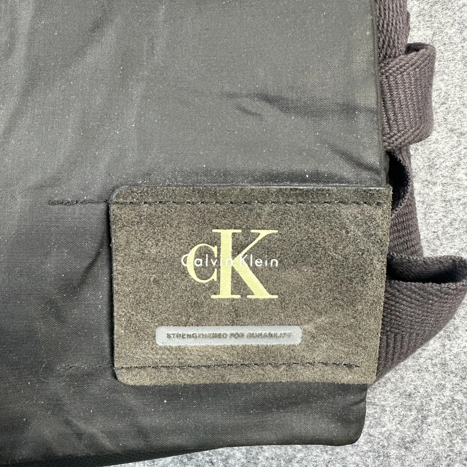 Bandolera de hombro Calvin Klein CK para hombre talla única negra de nailon Foto 2 de 4