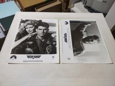 2 ORIGINAL TOP GUN MOVIE PRESS PHOTOS TOM CRUISE, KELLY MCGILLIS, KENNY LOGGINS