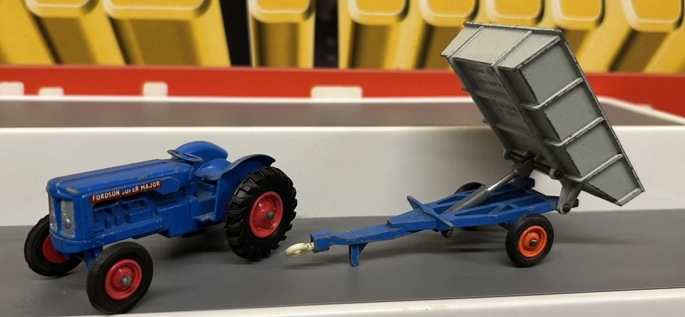 Matchbox Kingsize Vintage Farm Fordson Super Major Tractor Whitlock Trailer - Image 4 of 4