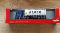 Herpa 307796 - 1/87 Mercedes-Benz Actros Giga Bulkcontainer-Sz - Bruhn - Neu