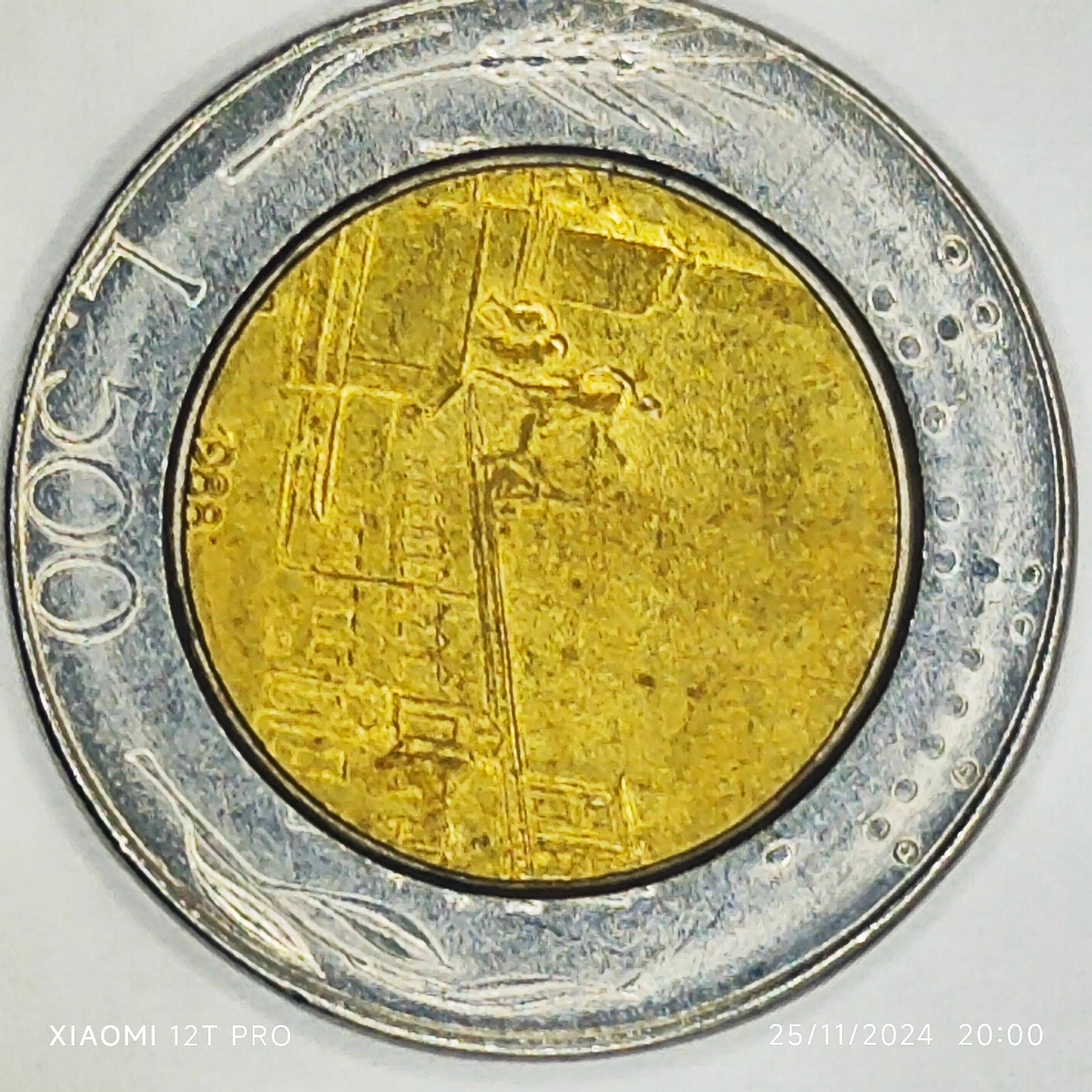Foto 11 di 14