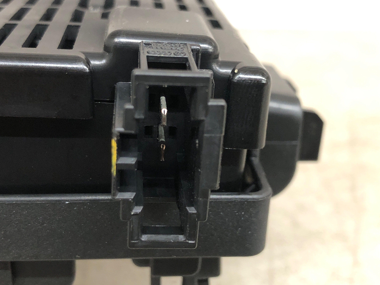 2016-2020 BENTLEY BENTATGA REAR CHARGING STATION CONTROL MODULE UNIT 36A907813