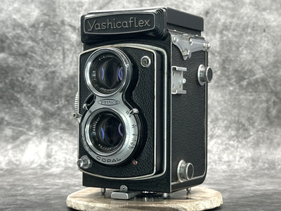 フィルムカメラ YASHICA Yashicaflex F0123-321-2v y MINT] YASHICA Yashicaflex Model New A TLR Film Camera w/Case from