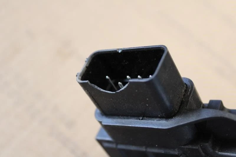 2005 2006 2007 2008 2009 2010 VOLVO S40 DRIVER FRONT DOOR LATCH LOCK ACTUATOR - Image 3 of 4