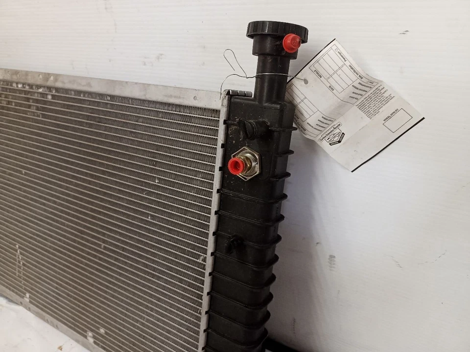 Radiador de GMC Savana 3500 Van 2002 5,7 L AT 12040580 Foto 3 de 4