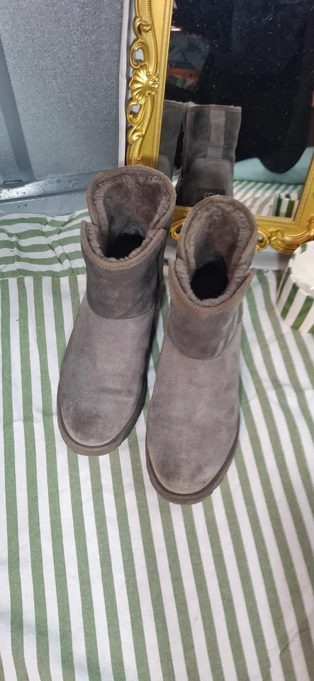UGG Australia Classic Cuff Women's Ankle Boots - Size UK 5.5, Grey, Winter Boots, photo 2 of 5