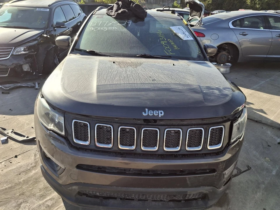 Used Front Center Interior Rear View Mirror fits: 2018 Jeep Compass manual dimmi - Image 3 of 4