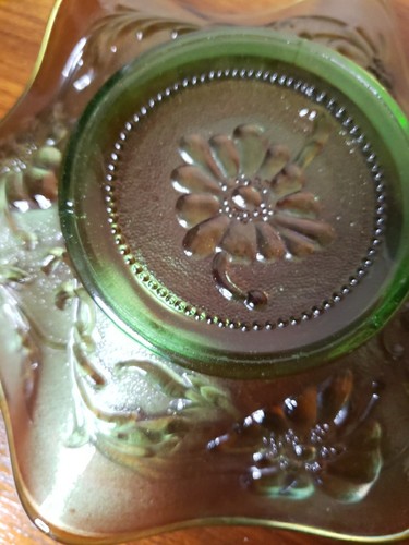 Antique Northwood Green Carnival Glass Ruffled Bowl Poppy Pattern 7" - Picture 2 of 5