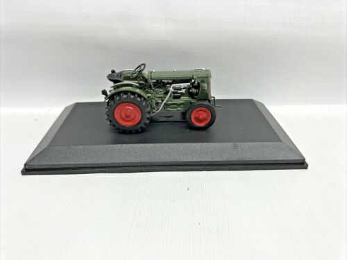 1951 Hurlimann H12 Tractor 1:43 Die Cast with Showcase Universal Hobbies UH6052 - Picture 4 of 8
