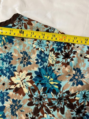 Scrub Top Women Size S Multicolored Flowers V-Neck Cotton Pullover TAFFORD - Picture 9 of 11