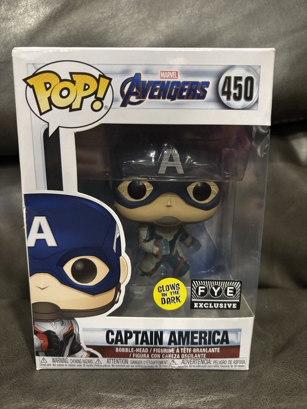 Funko Pop MARVEL AVENGERS - Captain America (GITD) #450 - FYE Exclusive