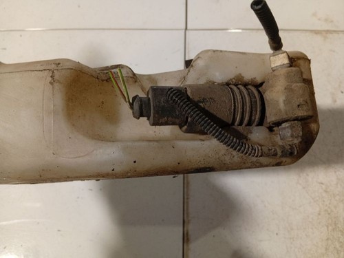 Waschwasserpumpe, Scheibenreinigung  Volkswagen Polo DE2712016-29