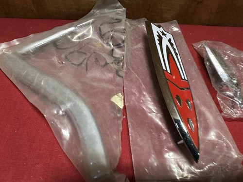 LOT OF OLDSMOBILE EMBLEMS BADGES 442 CUTLASS - Afbeelding 16 van 17