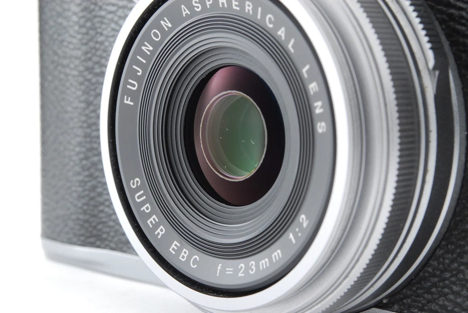 [NEUWERTIG in Verpackung] Fujifilm FinePix X100 12,3-MP-Digitalkamera... - Bild 2 von 4
