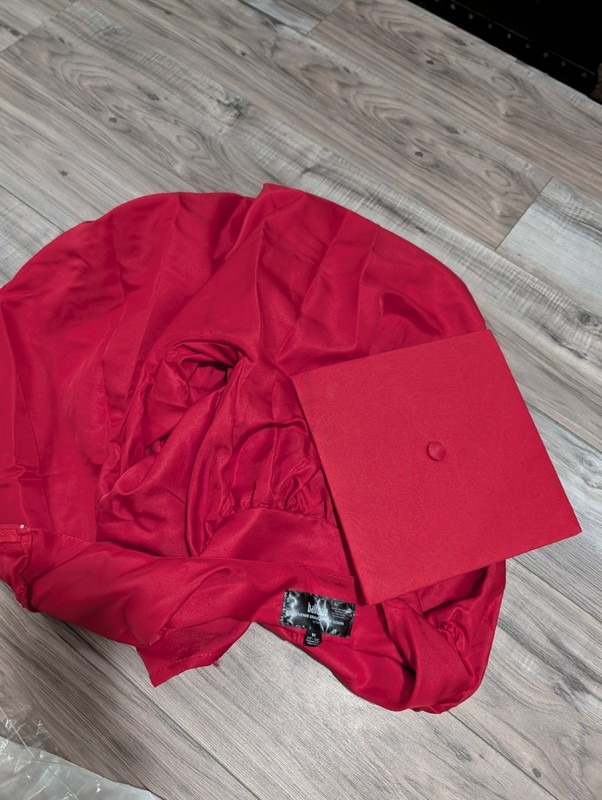  Balfour Cap & Gown Red Size 51 (5'6" - 5'8")