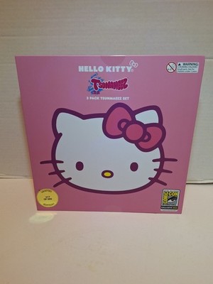 2025 SDCC EXCLUSIVE SANRIO: TSUNAMEEZ HELLO KITTY 3 KEYCHAIN SET