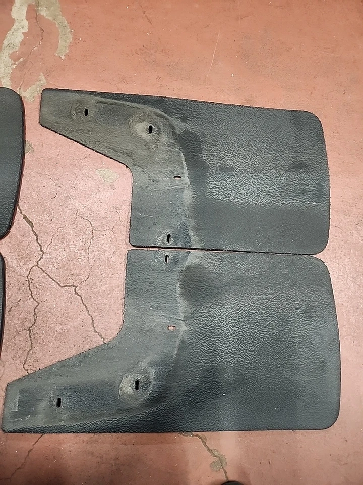 Chevrolet Colorado 15-22 Splash Guards Mudflaps - Image 3 of 3