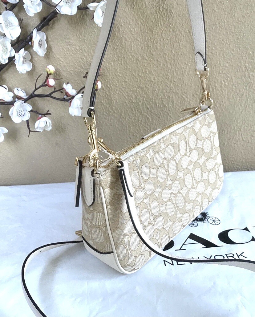 COACH ショルダーバッグ Signature jacquard C8306 COACH ショルダーバッグ Signature jacquard C8306