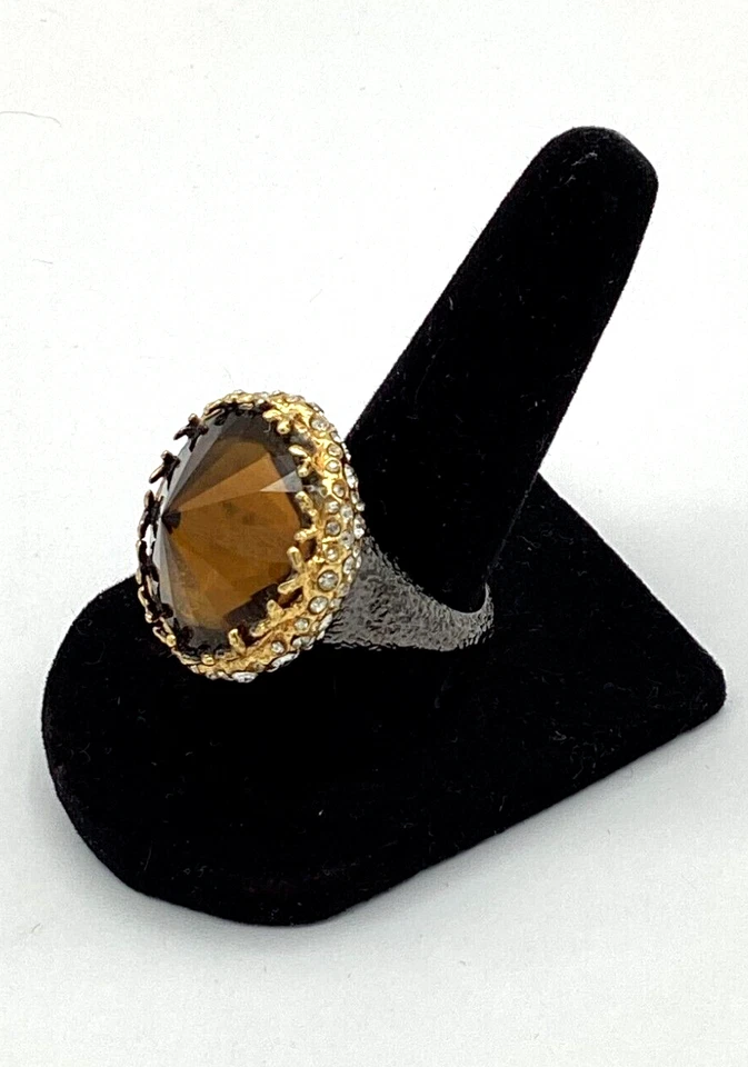 Anillo Alexis Bittar Gunmetal y Tono Dorado con Corte Cono Cuarzo Ahumado y Cristales Talla 7 Foto 3 de 4