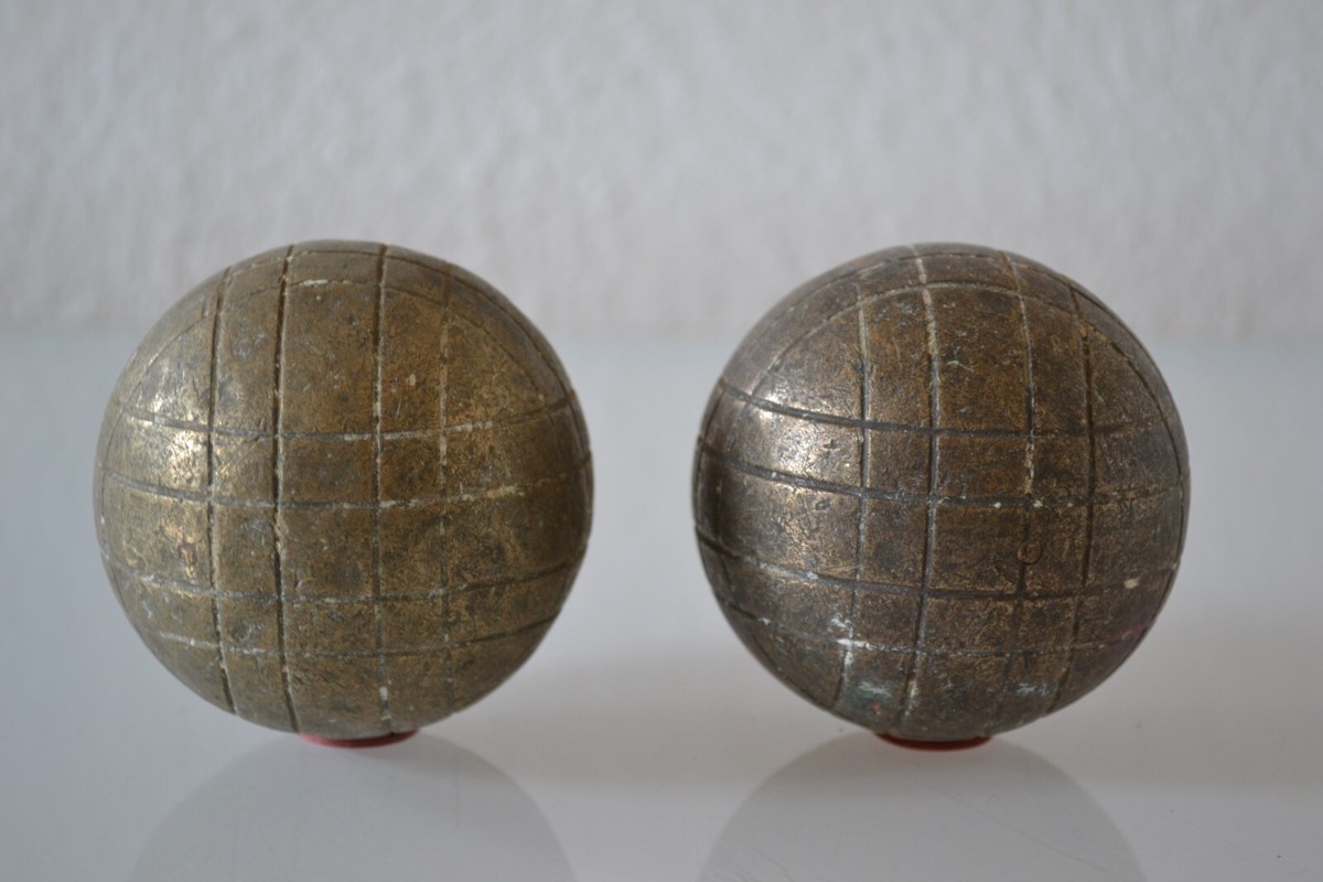 Paire De Boules De Pétanque Anciennes – Acier – Made In France – Vintage