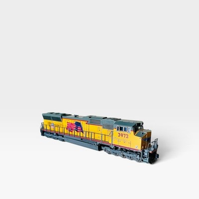 KATO SPUR N 176-7504 UNION PACIFIC SD70M '3972' DIESELLOK *DCC BESTÜCKT*