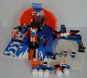 Lego 6983 Ice Station Odyssey 1993 100% Complete with Instructions and Inner Box