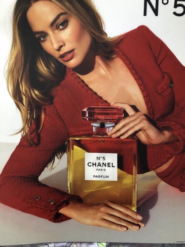 Chanel N 5 Pairs Parfum Your Turn To Have Live Photo Laminated Art Poster - Picture 4 of 5