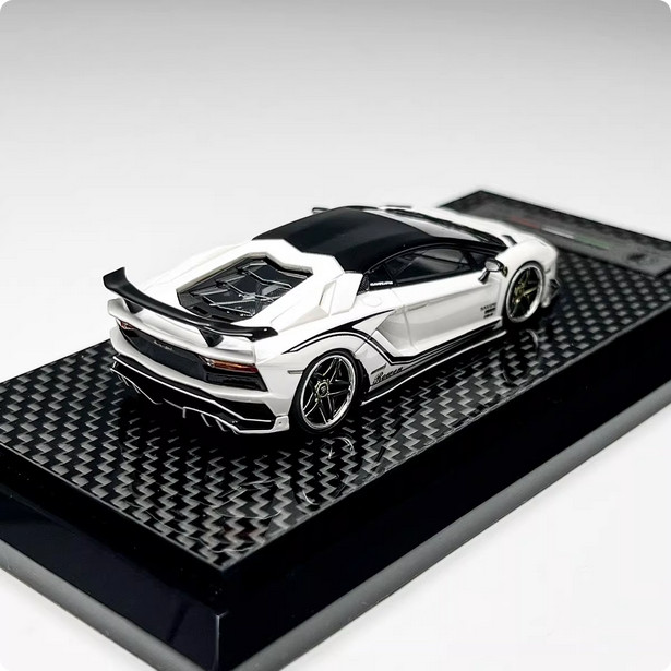 YM 1:64 Lamborghini Aventador S LP740-4 Daniel resin car model