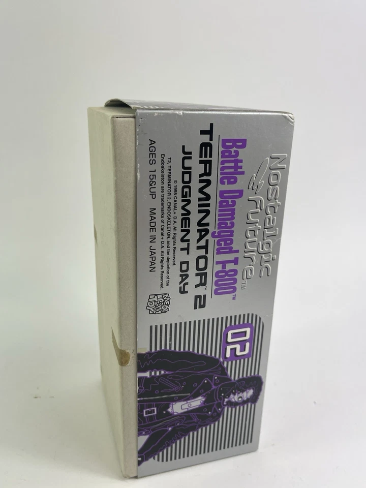 Terminator 2  Battle Damaged T-800 Medicom Nostalgic Future MIB - Image 2 of 4